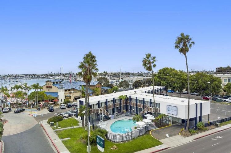 Sea Harbor Hotel