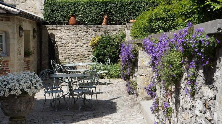 Hostellerie De La Porte Bellon
