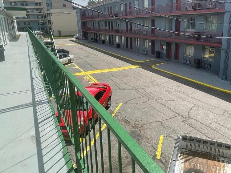Budgetel Inn & Suites