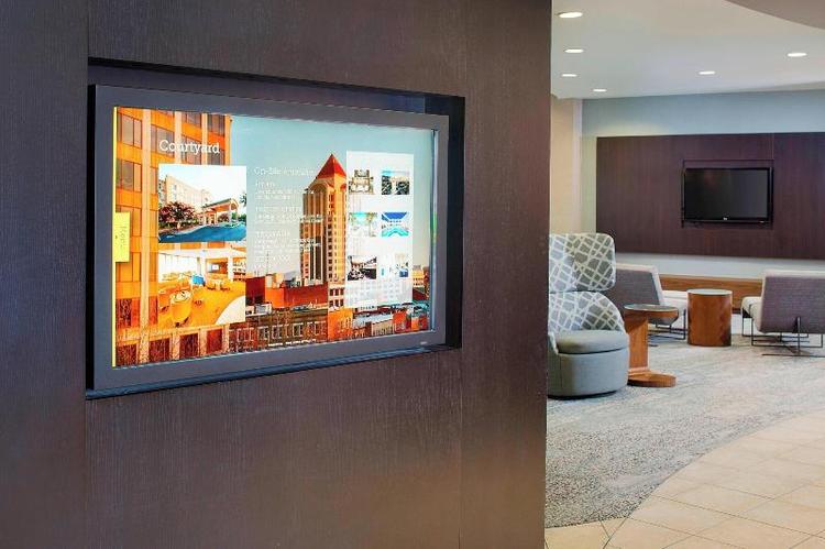 Courtyard By Marriott Roanoke Airport