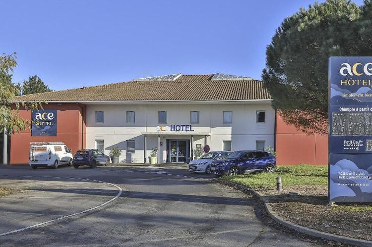 ACE Hôtel Vendée Sainte Hermine (ex Clem'otel)