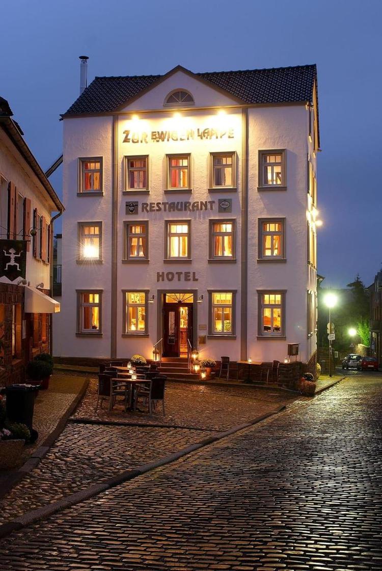 Zur Ewigen Lampe At Hemingway Trail