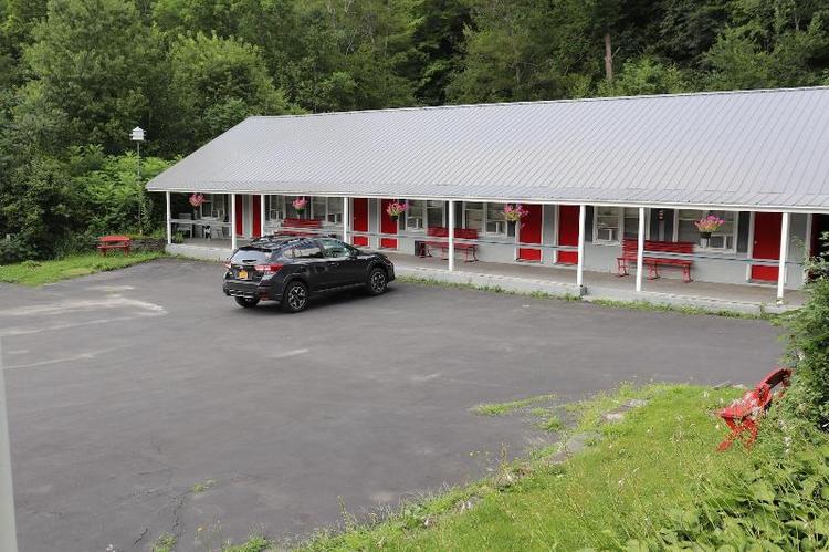 Reynolds House Inn & Motel