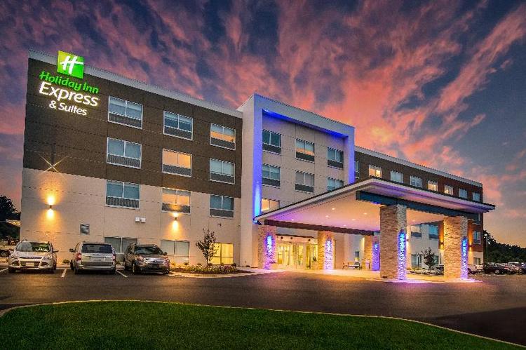 Holiday Inn Express & Suites Asheboro