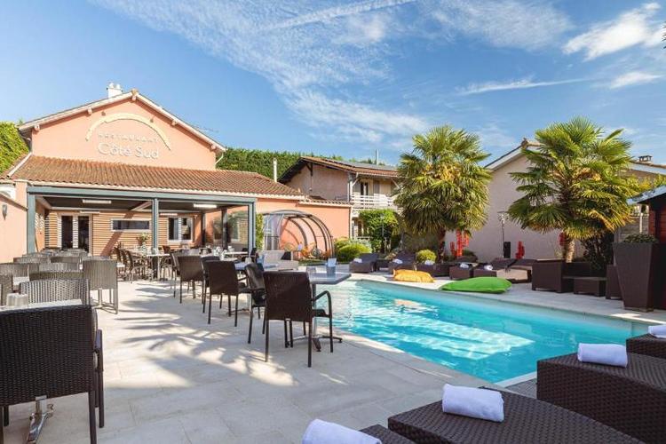 Logis Hôtel les Pierres Dorées