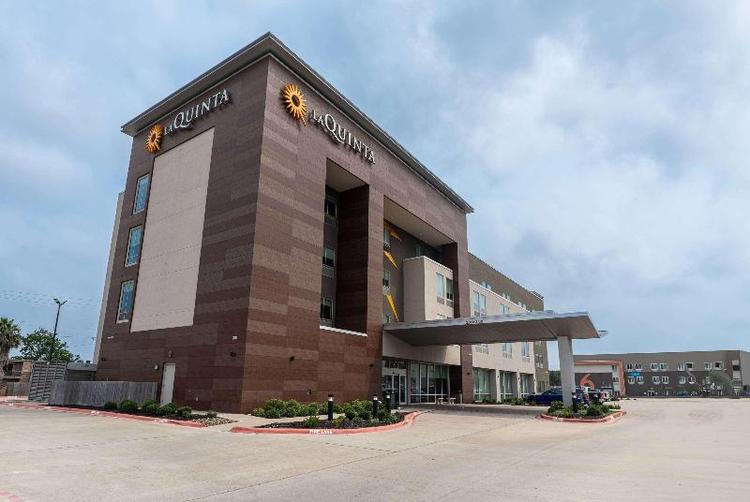 La Quinta Inn & Suites Corpus Christi Southeast