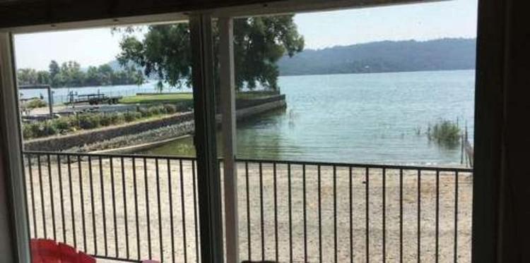 Clear Lake Cottages & Marina