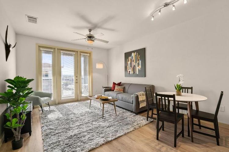 Kasa Dallas Love Field-Medical District Apts