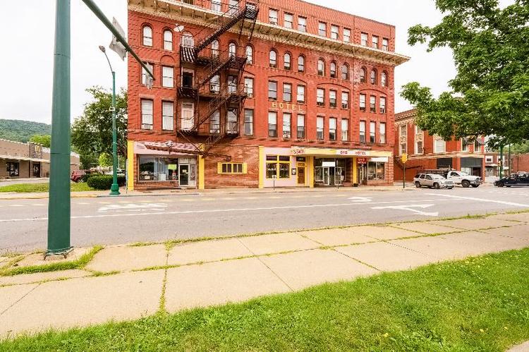 Hotel Bradford Main St PA