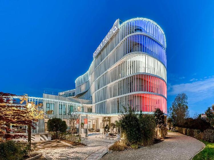 Golden Tulip Lyon Ouest Techlid - Hotel & Spa