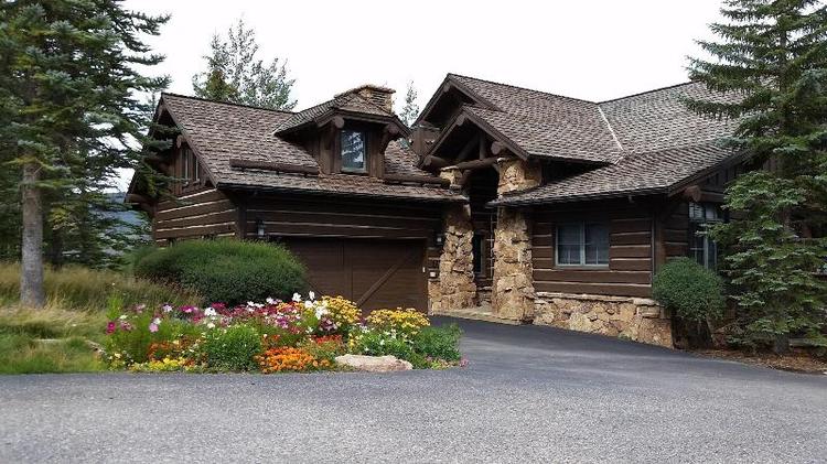 Snowberry by Elevation Accommodations