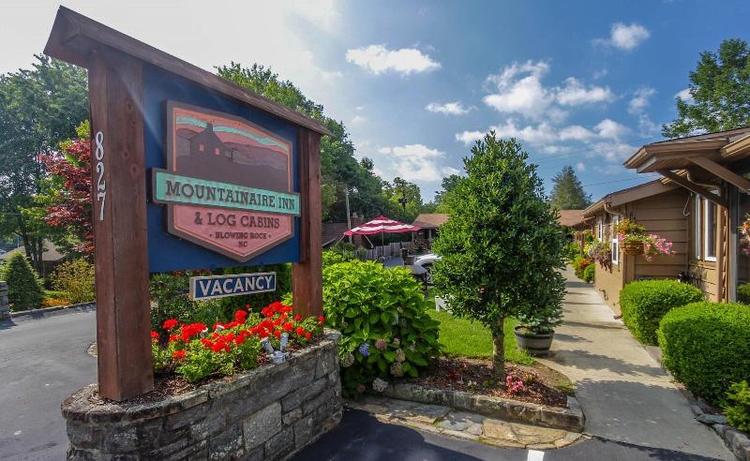 Mountainaire Inn and Log Cabins