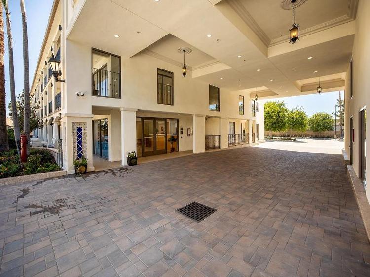 Hotel Huntington