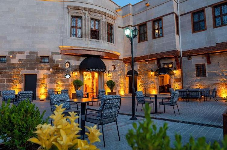 Four Mansions Hotel